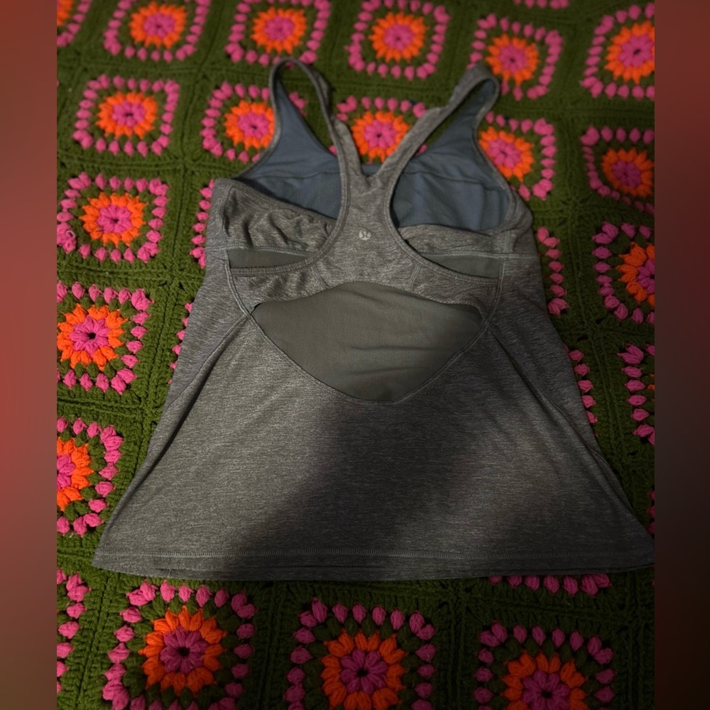 Lululemon - Picture 2 of 4